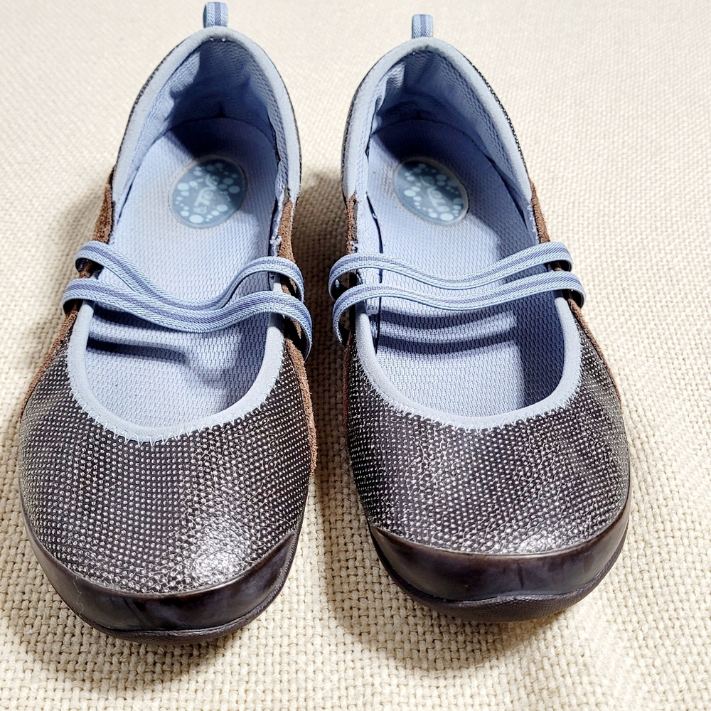 Teva Slip On Mary Jane Flats Brown Suede Blue Accents Shoes Women's (9) - Picture 5 of 9